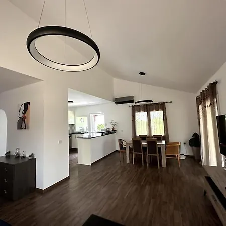 Family With Large Garden Villa Pissouri