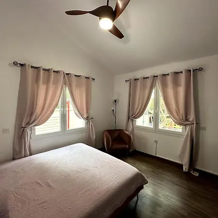 Family With Large Garden Villa *