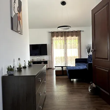 Family With Large Garden Villa *